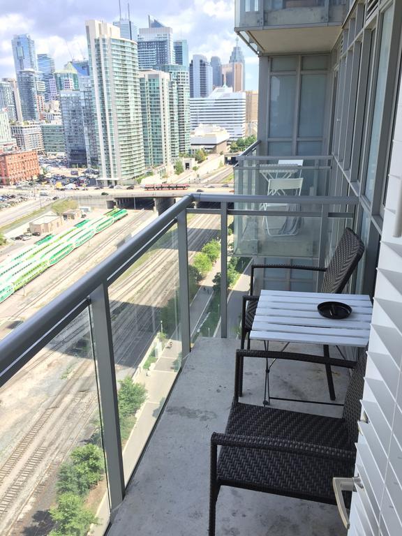 A&A Suites In The Heart Of Downtown Toronto Eksteriør billede